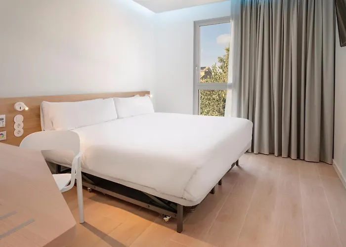 Hotel B&B Hotel Lleida 3*