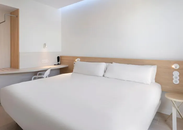 Hotel B&B Hotel Lleida 3*