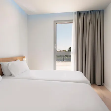 מלון B&B Hotel Lleida לאידה